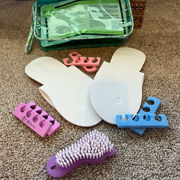 Ms. Pedicure Foot Fix Kit in Green Case - Picture 4 of 4